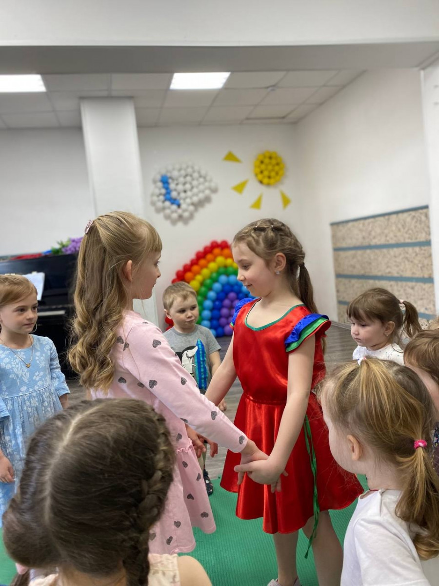 Tancy-kak-klyuch-k-garmonichnomu-razvitiyu-rebenka