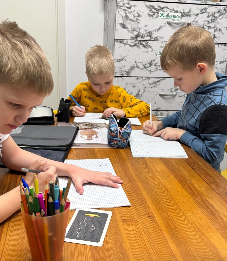 Nuzhno-li-gotovit-rebenka-k-shkole